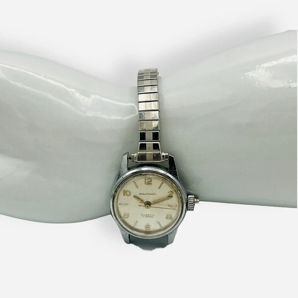 Vintage Waltham Watch Incabloc 17 Jewels Self Winding‎ Silver Stretch READ